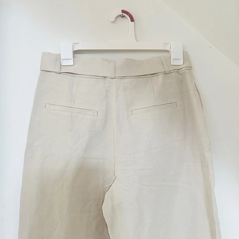 Banana Republic women’s barrel leg linen Pants - Picture 7 of 10